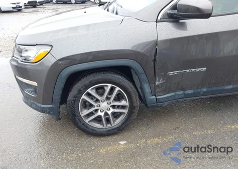 2018 Jeep Compass Latitude 4X4 из США, поврежденный, VIN 3C4NJDBB5JT112368